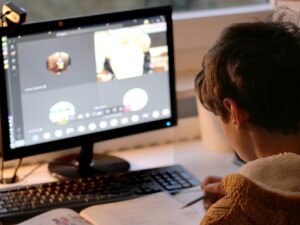 Teaching strategies in preparation for an online classroom